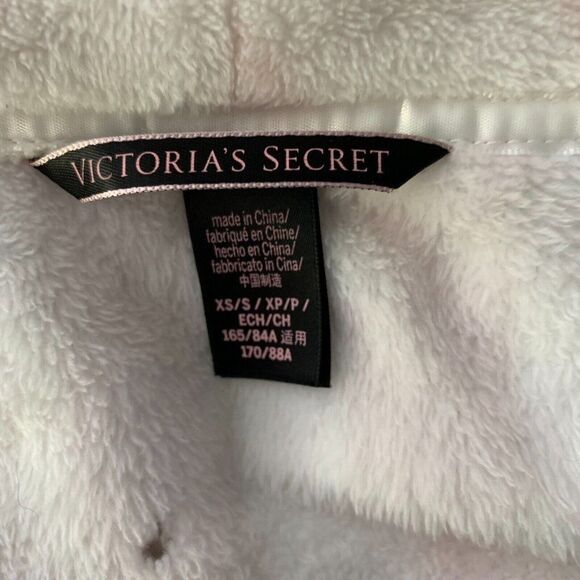 Victorias Secret Fleece Short Robe XS Pink Stripes Long Sleeve Pockets Tie Belt - Picture 9 of 9